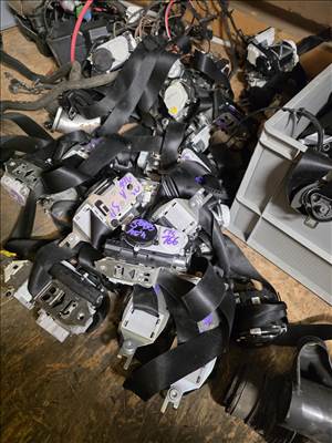 Mercedes ML-osztály W166 Első és hátsó öv feszítők 166 mindegyikhez