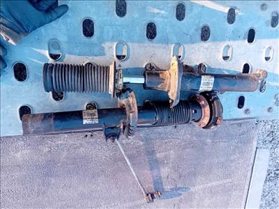 Volkswagen Passat B6 2.0 TDI Vw passat b6 első lengéscsillapítás gátló eladó 