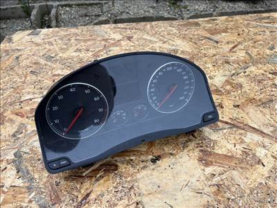 Volkswagen Golf Plus óracsoport benzines