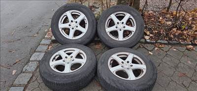 Eladó egy garnitúra 5x114,3 alufelnik Hankook  215/70 R16 téligumikal. 