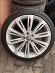  5x112 lyukosztású 19" újszerű (gyári felni) alufelni, rajta 235/40 újszerű Rotolla nyári gumi gumi 