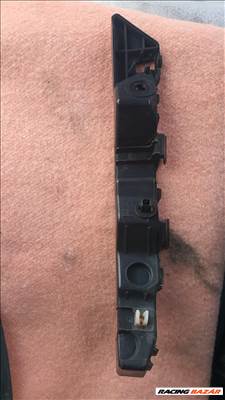 Kia Sportage jobb oldali lökháritó tartó. 