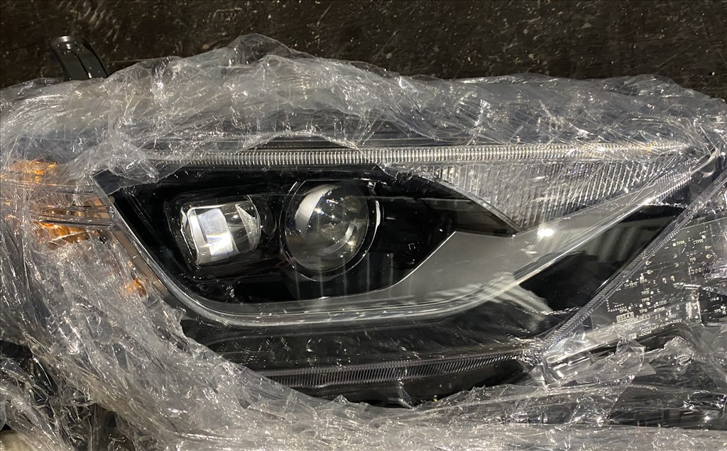 Toyota Auris (E180) Lámpa  2. kép