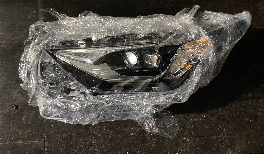 Toyota Auris (E180) Lámpa  3. kép