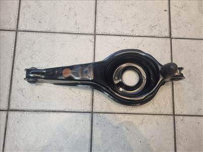 FORD FOCUS III Jobb/Bal hátsó Alsó Hátsó Lengőkar