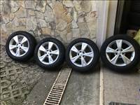  17" újszerű Toyota C-HR (gyári felni) alufelni, rajta 215/60 újszerű Michelin téli gumi 7.5 mm