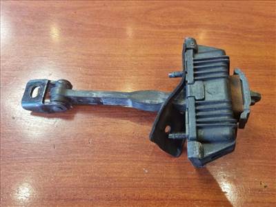 Land Rover Freelander II hátsó ajtóhatároló jobb - bal 6H5222886BE