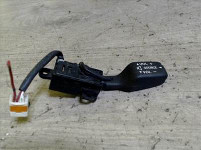 MAZDA PREMACY 99.01-05.10 Rádió kapcsoló