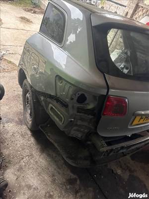 Toyota Avensis T27 jobbos balos hátsó negyed 2011-