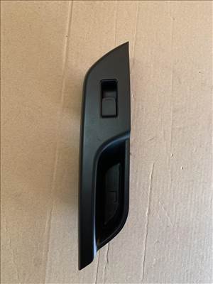 Suzuki Swift jobb hátsó ablakemelő panel 8376668l0