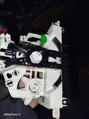 Suzuki Ignis II bontott alkatrészei