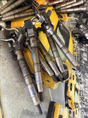 Audi A7 4g 3.0 tdi facelift porlasztócsúcs 059130277ed