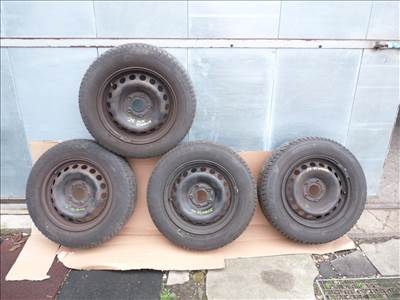  15" használt lemezfelni, rajta 195/65 használt Kormoran téli gumi gumi 