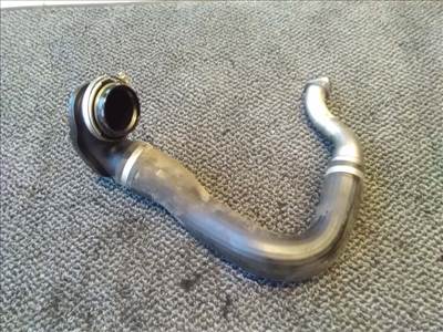 Opel Insignia A jobb oldali intercooler cső 22766952