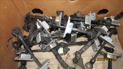 Mazda 3 (BL) Ajtóhatároló 