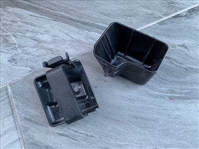 BMW 3-as sorozat E90, E92 elakadásjelző háromszög tartó konzol - gyári  51477131761 51477131760