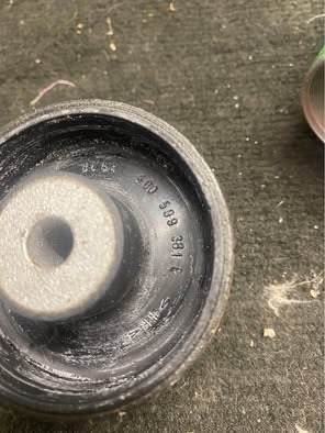 Audi A8/S8 D2 D3 eredeti difitartó oldalsó szilent 