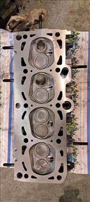 Volkswagen / Audi 1,6 benzin 8V hengerfej  06b103373t