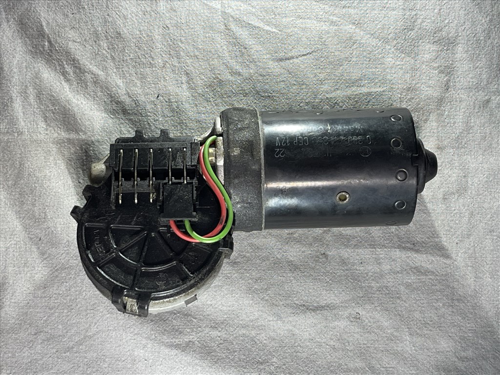 BMW 325 E30 Ablaktörlő motor 0390241350 2. kép