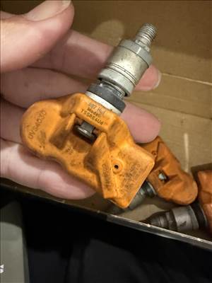 BMW M4 F32 TPMS- ellenőrző gumiabroncs nyomás ellenőrző szenzor  tssre4ud uvs4030