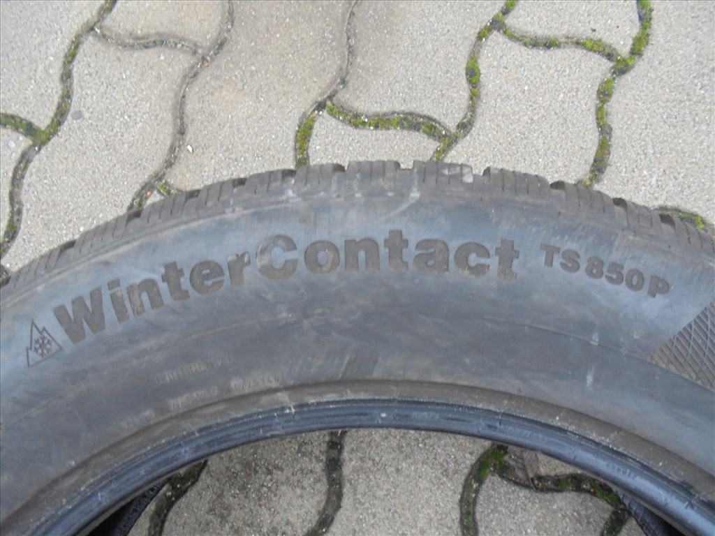 1db 235/60 R 18-as Continental téli gumi eladó 5. kép