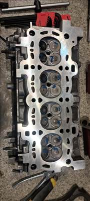 Ford 1,6 hengerfej  1n1g6090