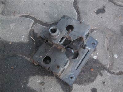 Ford Transit Mk6 motortér zárszerkezet 