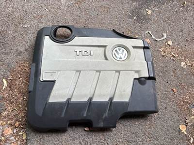 Volkswagen Passat B7 VW PASSAT B7 Felső Motorburkolat 03l103925