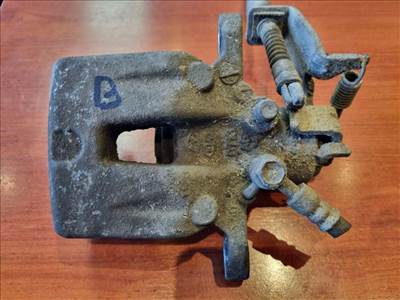 Hyundai i30 kupé bal hátsó féknyereg munkahengerrel