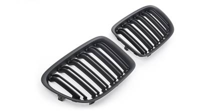 BMW E84 X1 matt fekete M4 stílusú vese