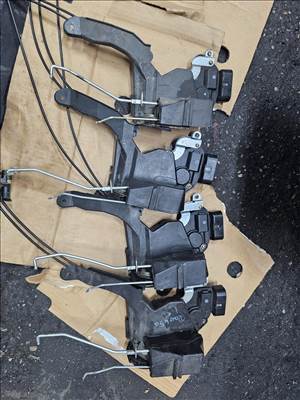 Toyota RAV4 (XA20) Jobb első ajtó zár 