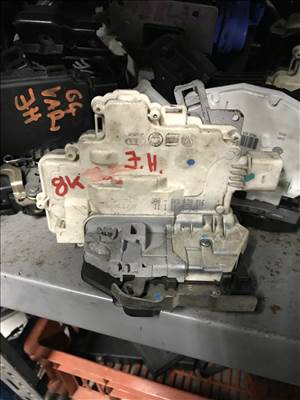 Audi A4 (B8 - 8K) * jobb hátsó zár  8k0839016