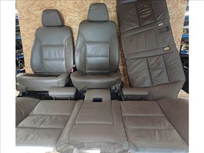 BMW 5 E60 (2003 2009)  Barna Bőr Ülés Garnitúra Ajtókárpittal 