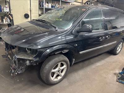 Chrysler Voyager (4th gen) bontott alkatrészei vagy egyben bontásra eladó