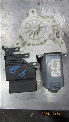 Volkswagen Tiguan I Ablaktörlő motor bal hátsó  5n0959703d5n0959703