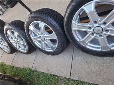 Hyundai Staria szerelt télikerék 6x139,7 új 8x18 col alufelni Tpms új 235/55r18 téligumi