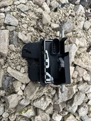 Volkswagen ID.3 csomagtér zár 