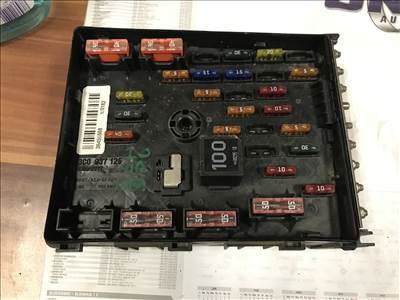 Volkswagen Passat CC 2,0 CR / biztosíték tábla 3c0937125