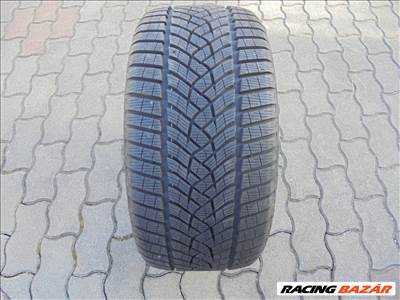 255/35 R19" 1 db újszerű Goodyear téli gumi eladó
