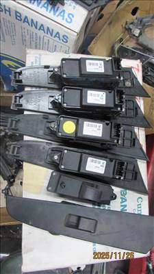 Mazda 3 (BL) Ablakemelő kapcsoló  bs3e66380