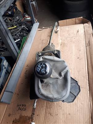 Volkswagen Passat B5 B5.5 1.9 Pdtdi , AVB, 5 sebességes váltókulissza  4b0711025f 8d0711025am