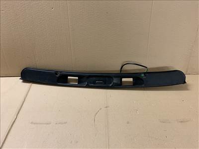 Suzuki Swift alsó csomagtérajtó burkolat  8394168l3