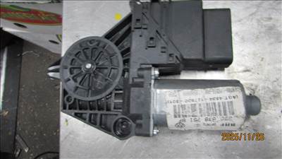 Volkswagen Passat B5 Bal hátsó ablakemelő motor  3b9839751bf