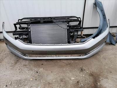 Volkswagen Passat B8 első lökhárító 4 radaros eladó