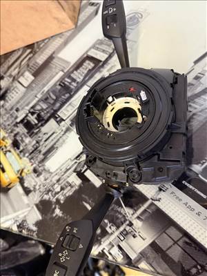  Bmw e81 e87 e91 kormánykapcsoló  9121744