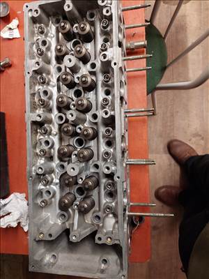 Mitsubishi Pajero III 3.2 Di-D hengerfej 