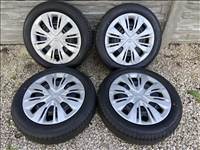  4x100 lyukosztású 17" új (gyári felni) Toyota lemezfelni, rajta 175/65 új Falken nyári gumi 
