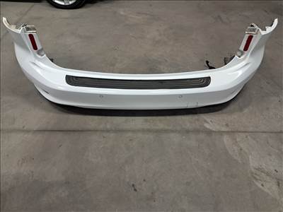 Ford Focus Mk4 kombi Hátsó lökhárító 
