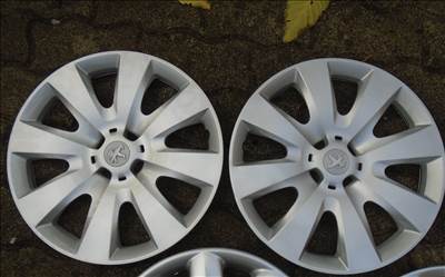 Peugeot 15" gyári dísztárcsa 2 db eladó