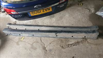 2012 Subaru Outback    küszöb spoiler  jobb és bal